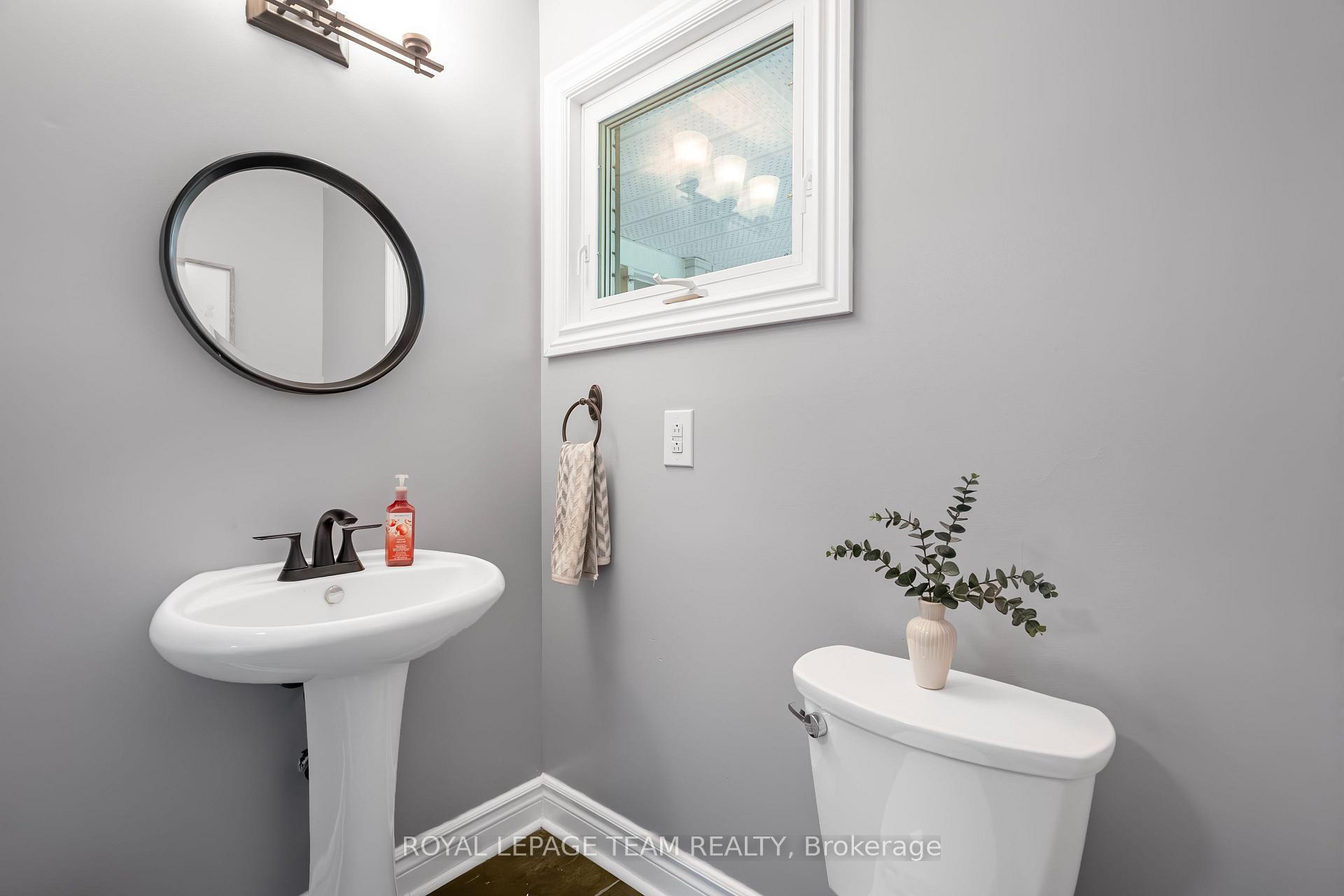 Photo 12 of 37 Promenade Avenue, Ottawa, Pineglen/Country Place — HOMEH