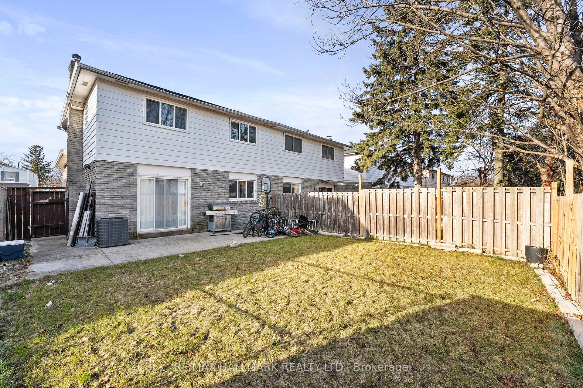 Photo 16 of 46 Bruce Beer Drive, Brampton, Madoc — HOMEH