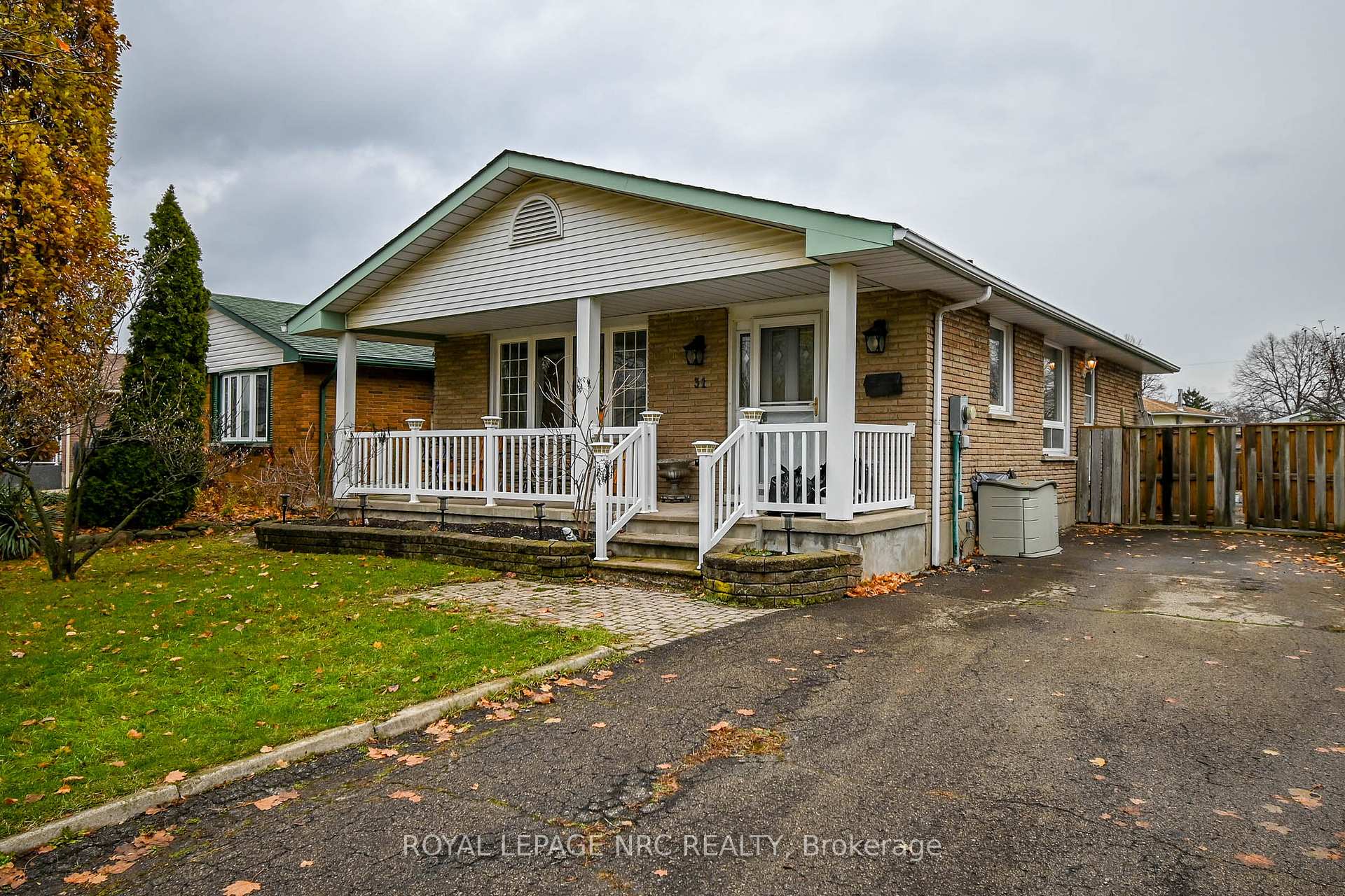 Photo 1 of 31 Loraine Drive, St. Catharines, Oakdale — HOMEH