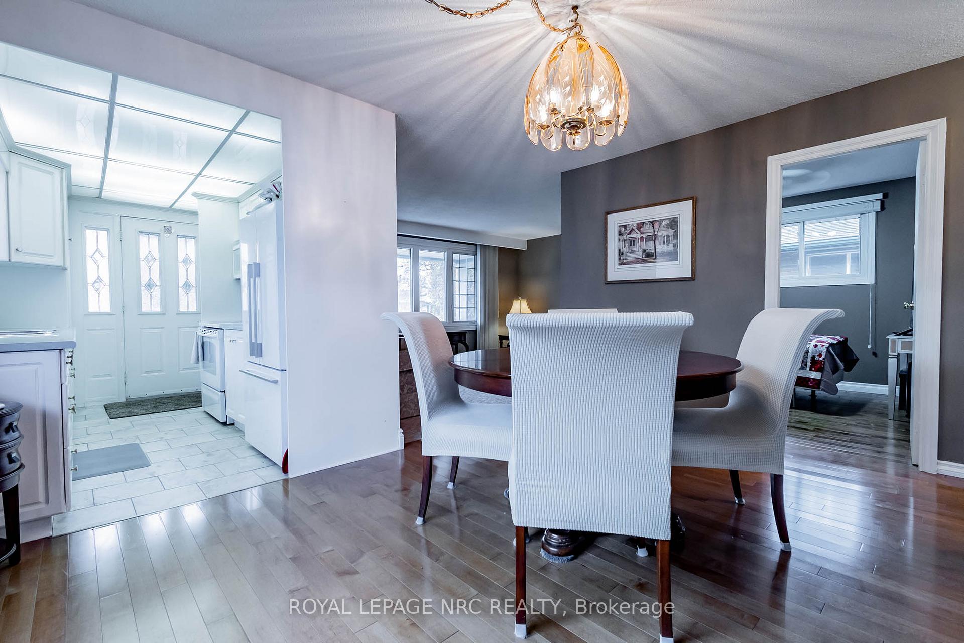 Photo 7 of 31 Loraine Drive, St. Catharines, Oakdale — HOMEH