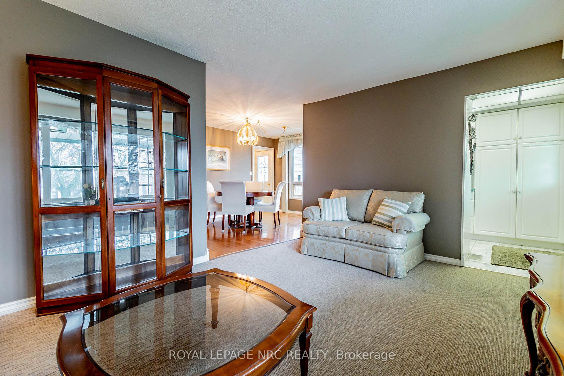 Photo 12 of 31 Loraine Drive, St. Catharines, Oakdale — HOMEH