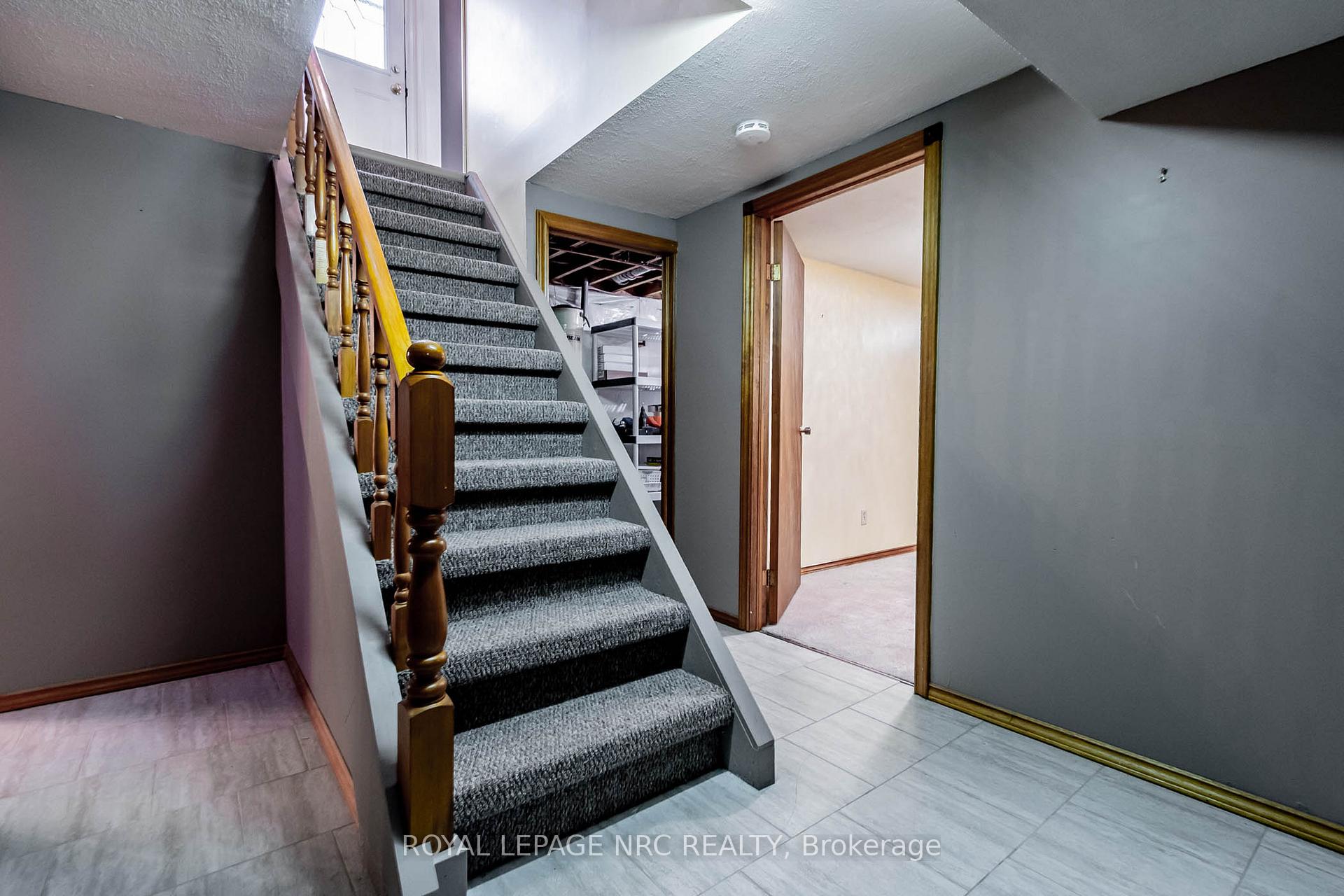 Photo 25 of 31 Loraine Drive, St. Catharines, Oakdale — HOMEH