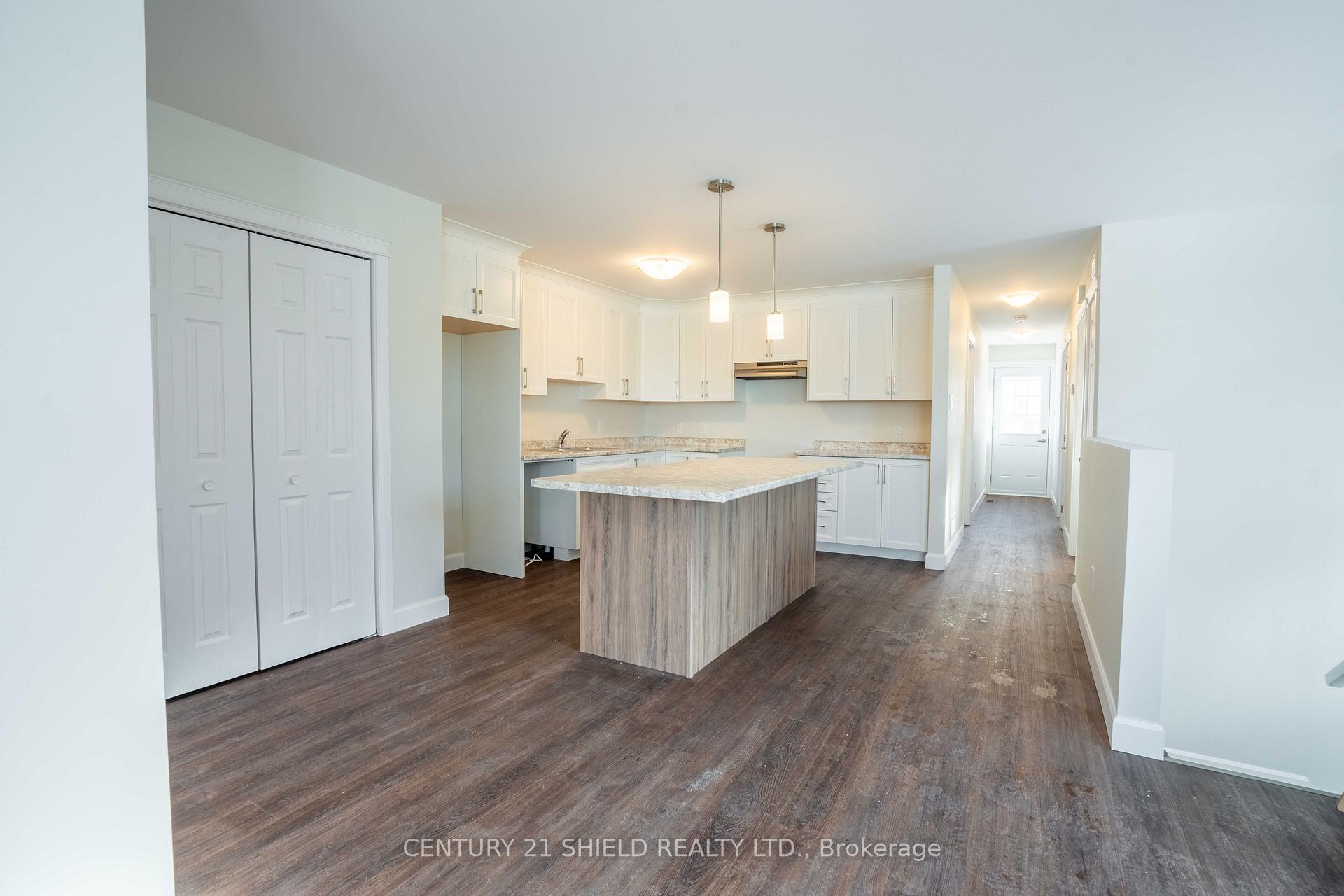Photo 3 of 301 Kooiman Avenue, Cornwall — HOMEH