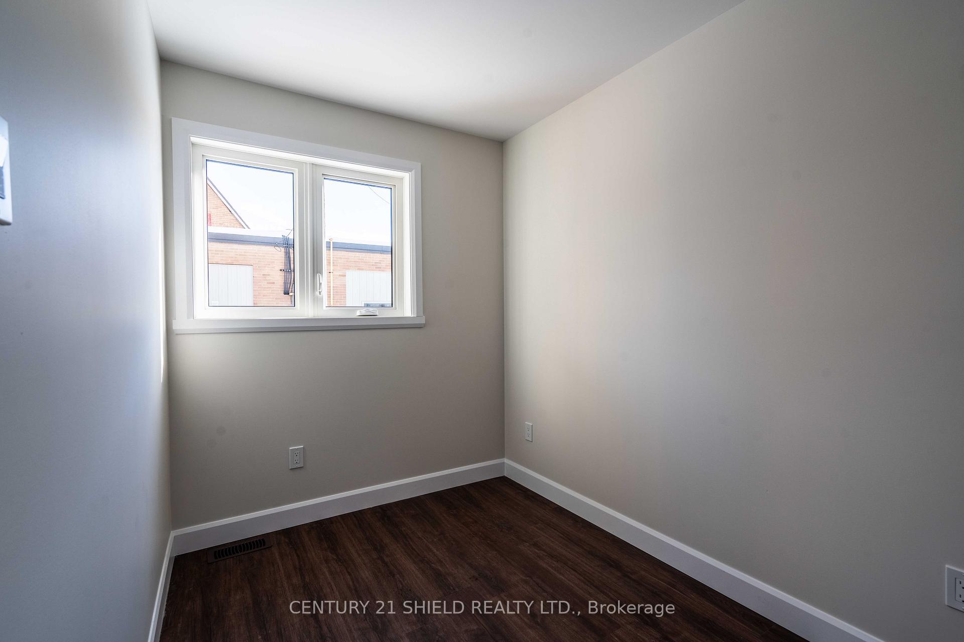 Photo 19 of 301 Kooiman Avenue, Cornwall — HOMEH