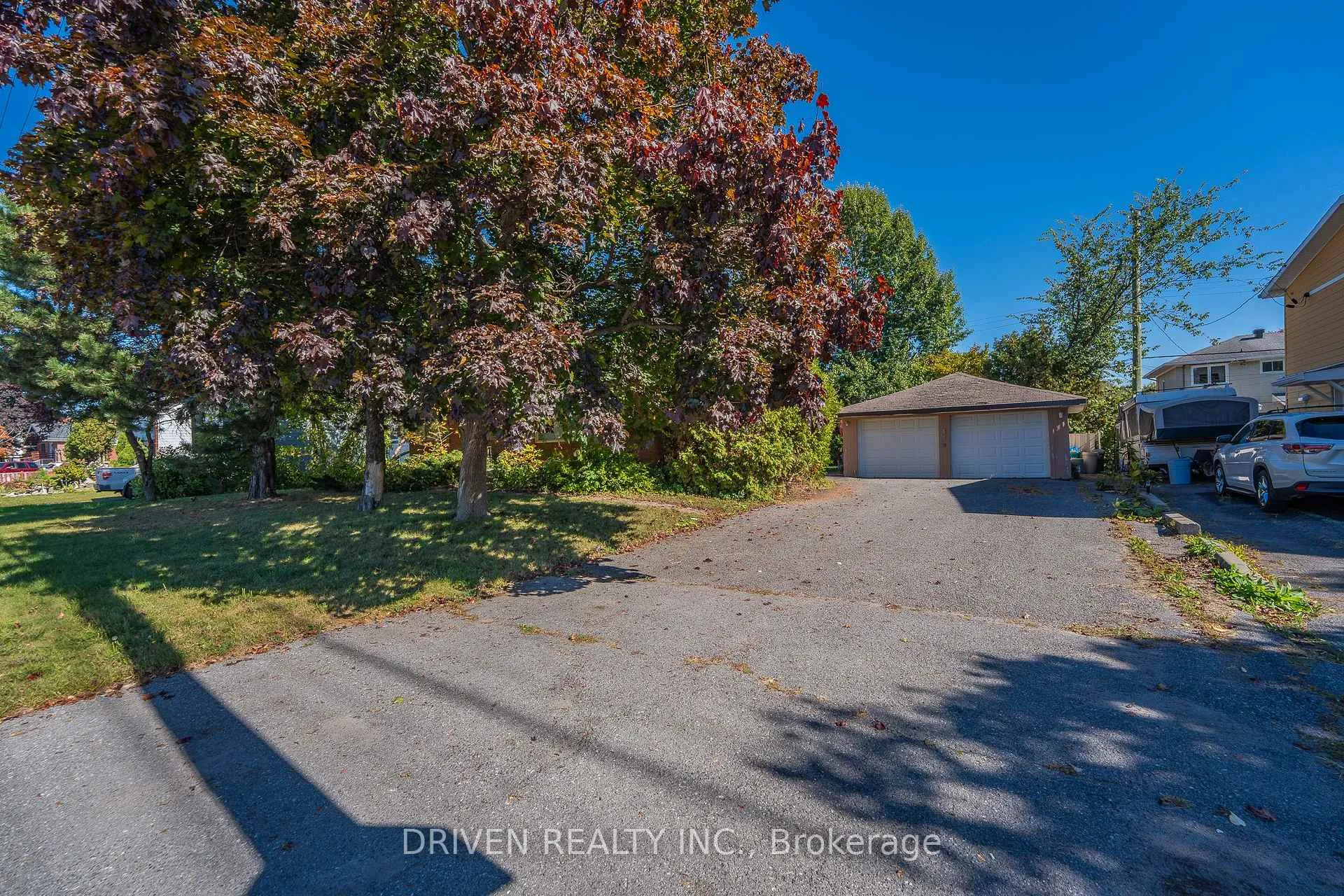 Photo 2 of 2175 St Laurent Boulevard, Ottawa, Hawthorne Meadows — HOMEH