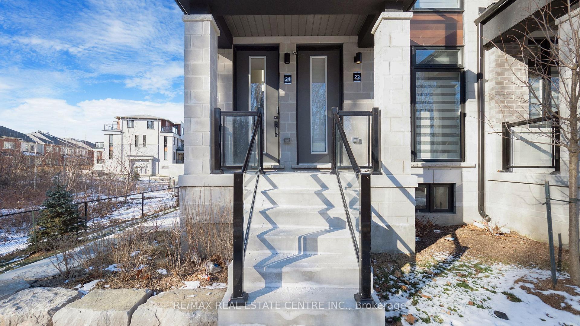 Photo 2 of Unit 22, 40 Knotsberry Circle, Brampton, Bram West — HOMEH