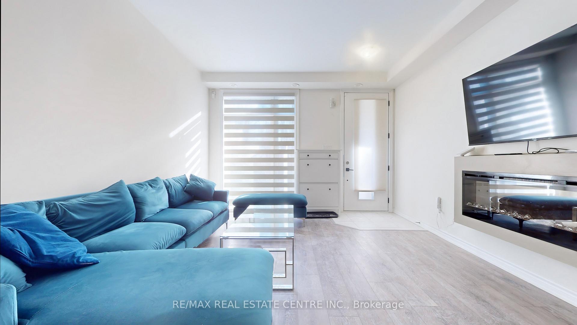 Photo 3 of Unit 22, 40 Knotsberry Circle, Brampton, Bram West — HOMEH