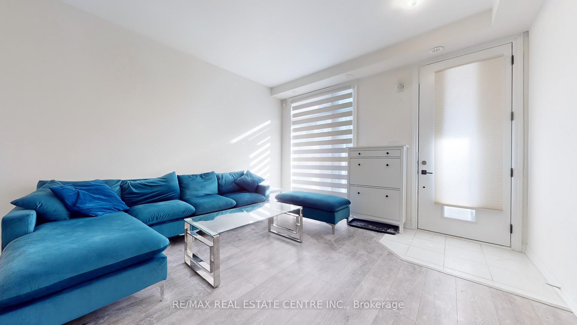 Photo 4 of Unit 22, 40 Knotsberry Circle, Brampton, Bram West — HOMEH