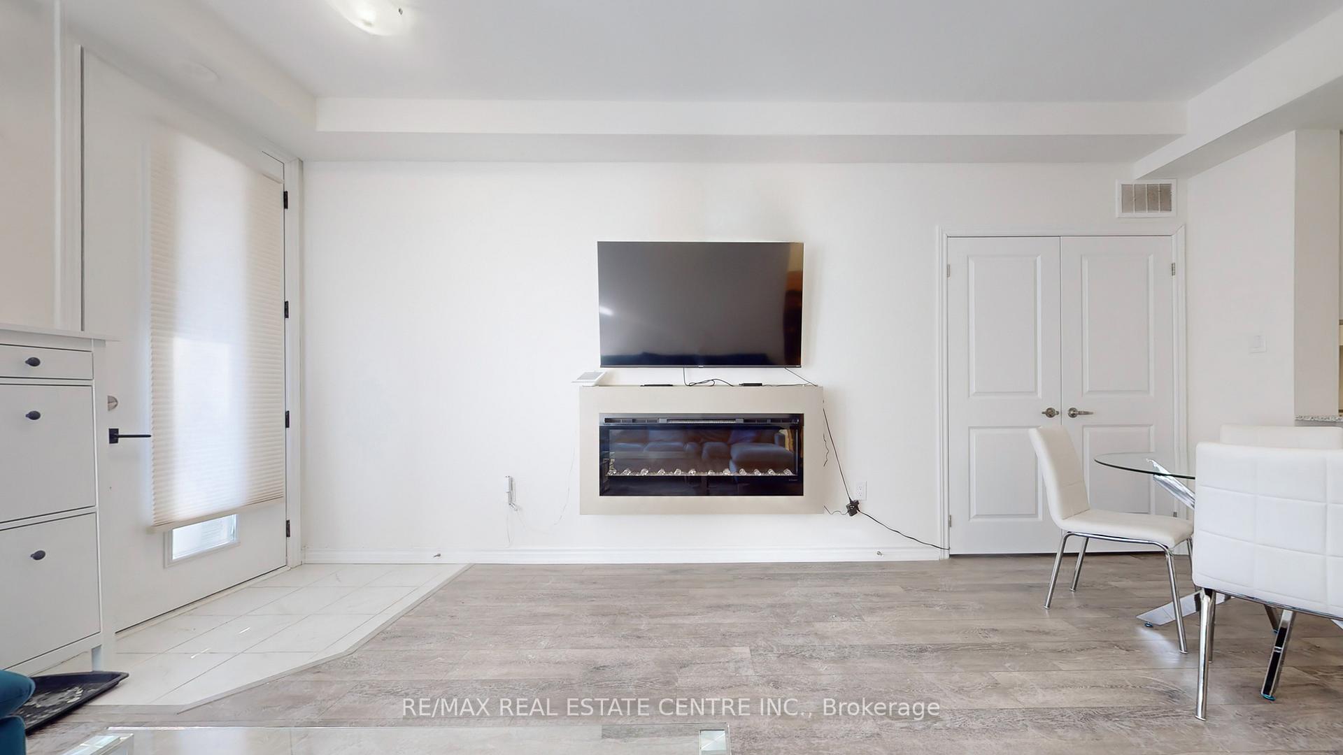 Photo 7 of Unit 22, 40 Knotsberry Circle, Brampton, Bram West — HOMEH