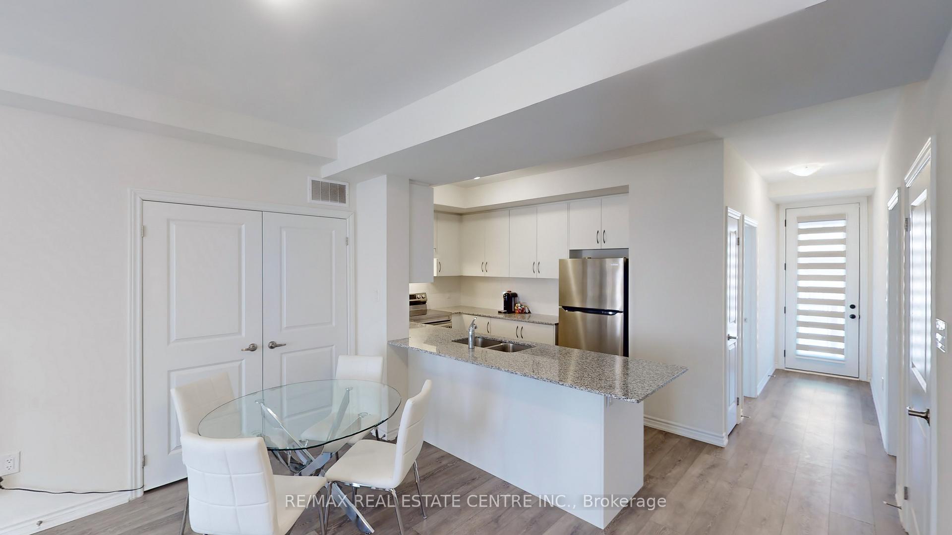 Photo 8 of Unit 22, 40 Knotsberry Circle, Brampton, Bram West — HOMEH