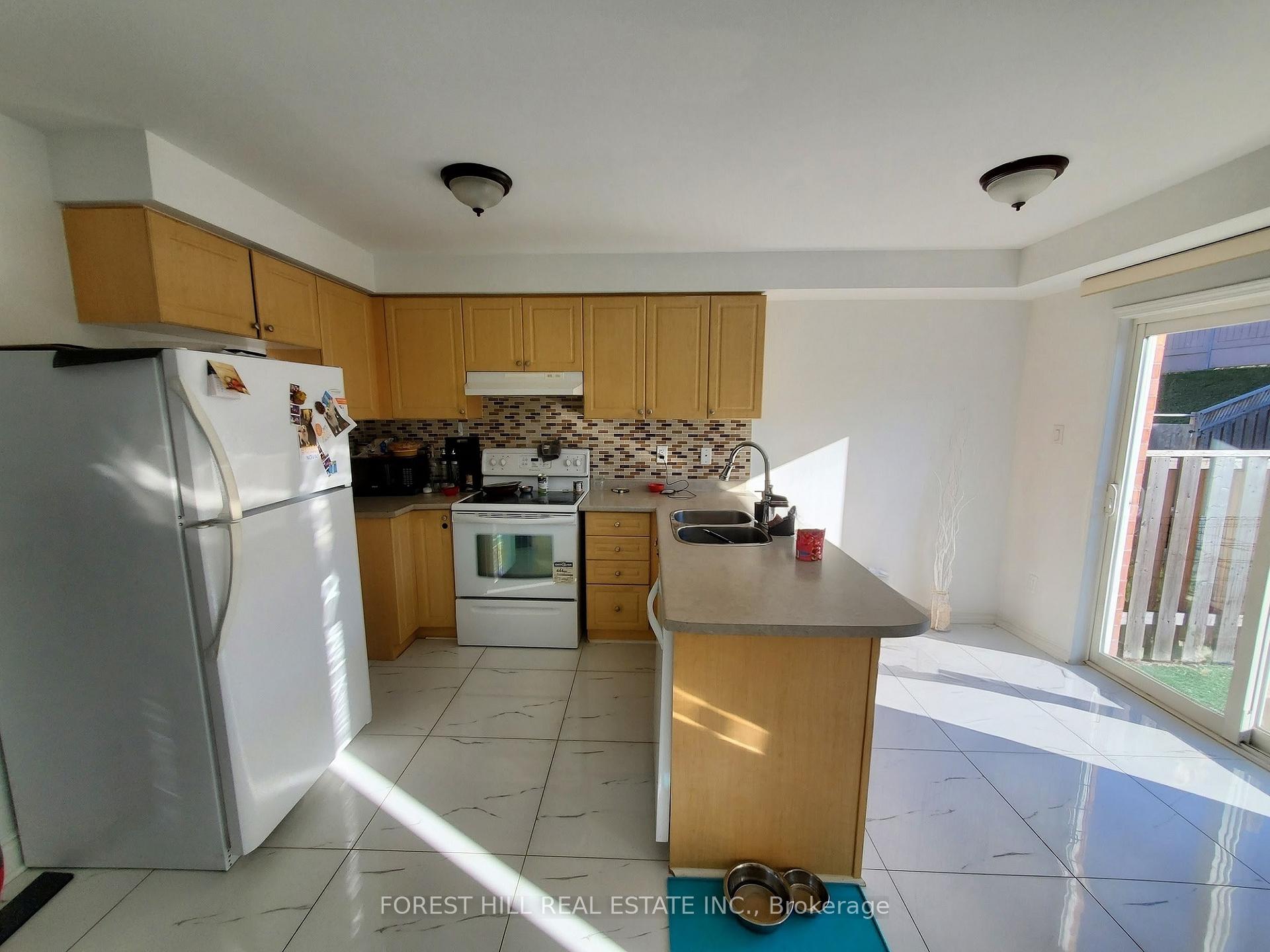 Photo 3 of 256 Albright Road, Brampton, Fletcher's Creek Village — HOMEH