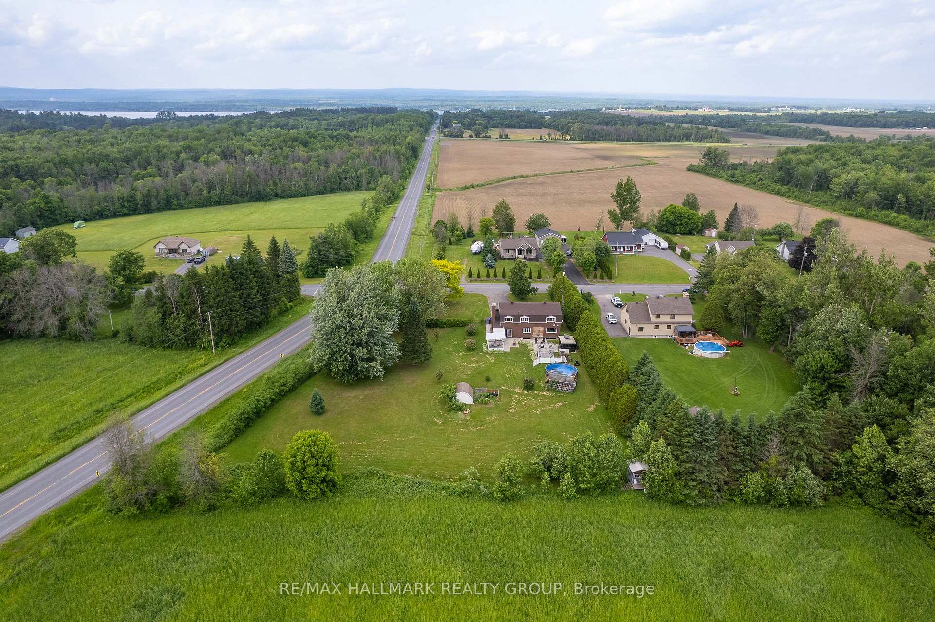 Photo 16 of 2914 Pattee Road E, Champlain, Champlain Twp — HOMEH