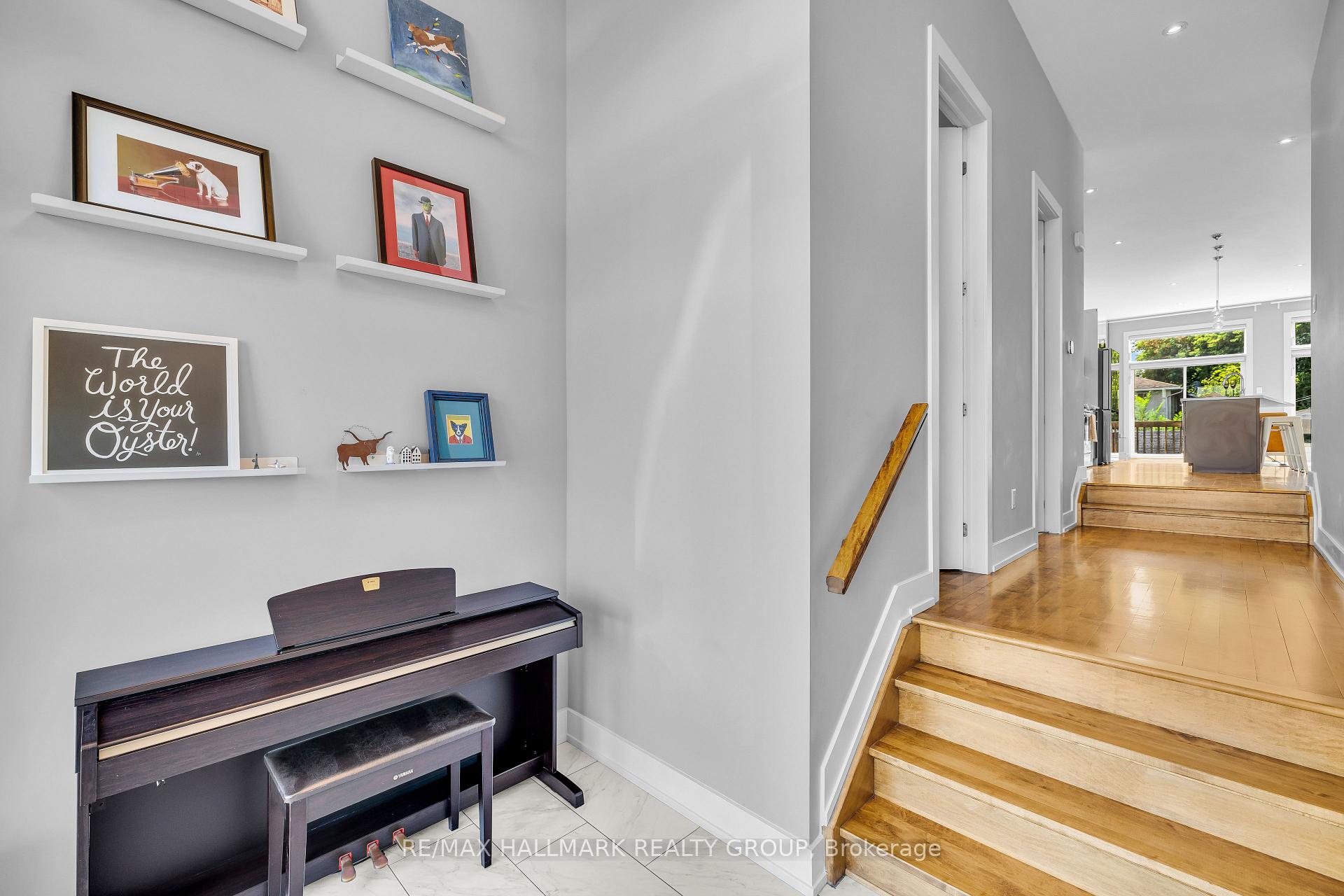 Photo 6 of 42B Young Street, Ottawa, West Centre Town — HOMEH