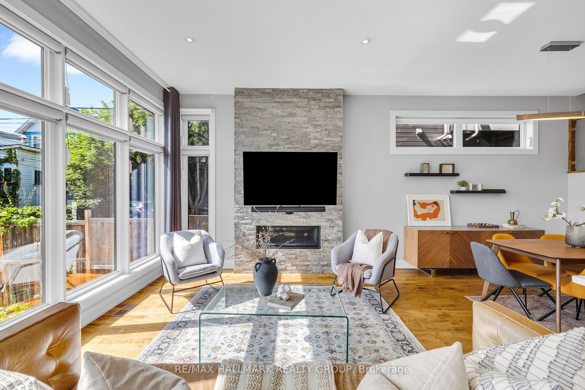 Photo 9 of 42B Young Street, Ottawa, West Centre Town — HOMEH