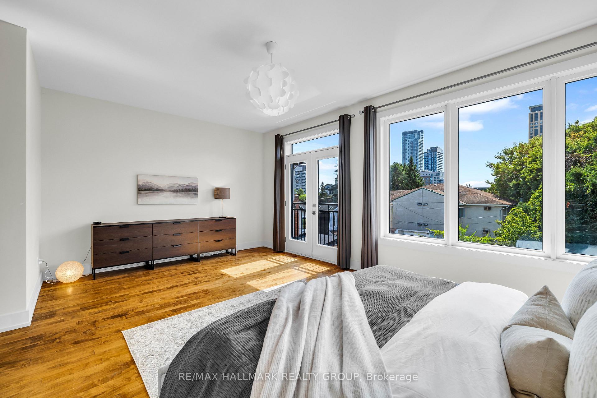 Photo 15 of 42B Young Street, Ottawa, West Centre Town — HOMEH