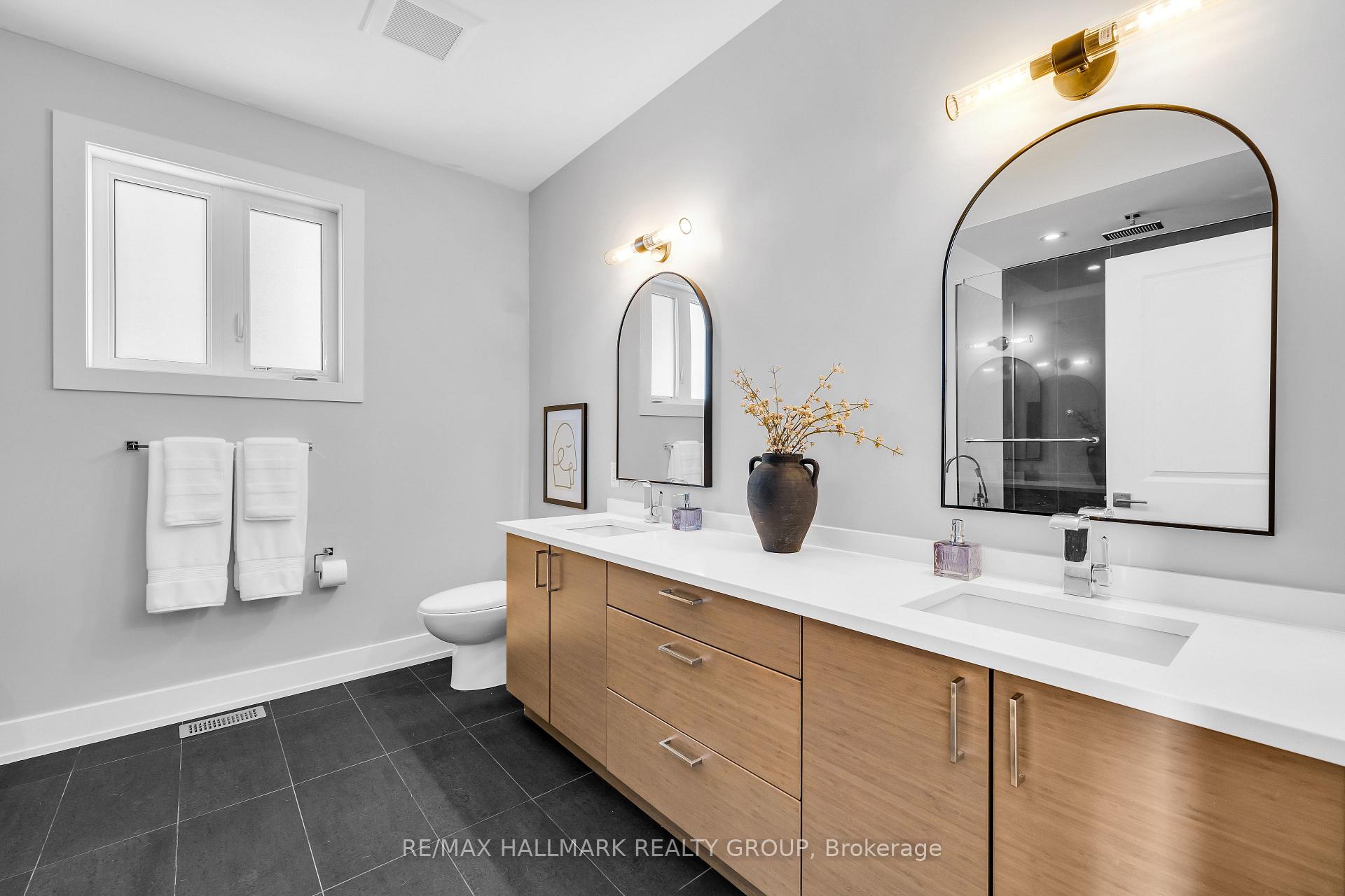 Photo 14 of 42B Young Street, Ottawa, West Centre Town — HOMEH