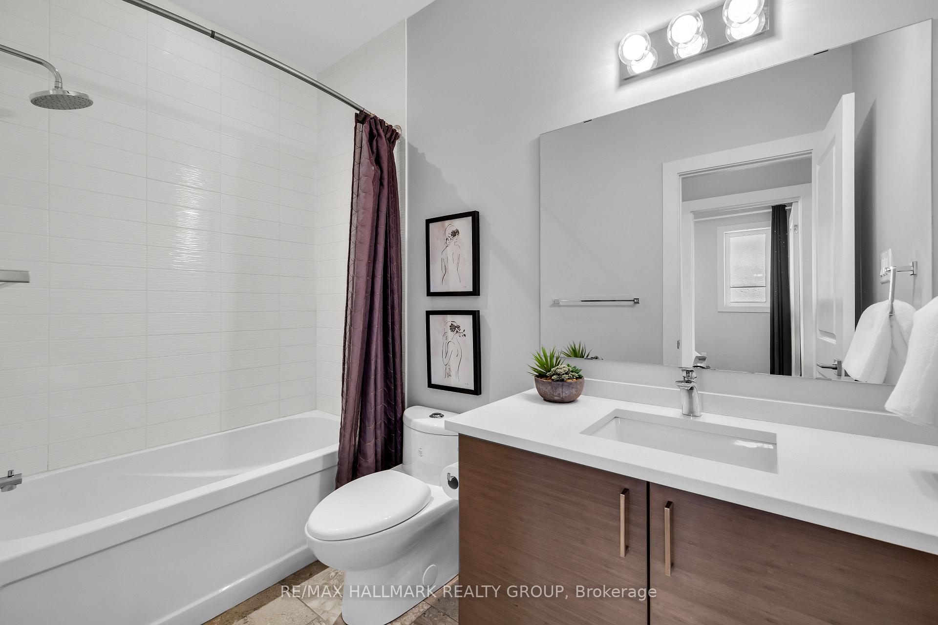 Photo 19 of 42B Young Street, Ottawa, West Centre Town — HOMEH