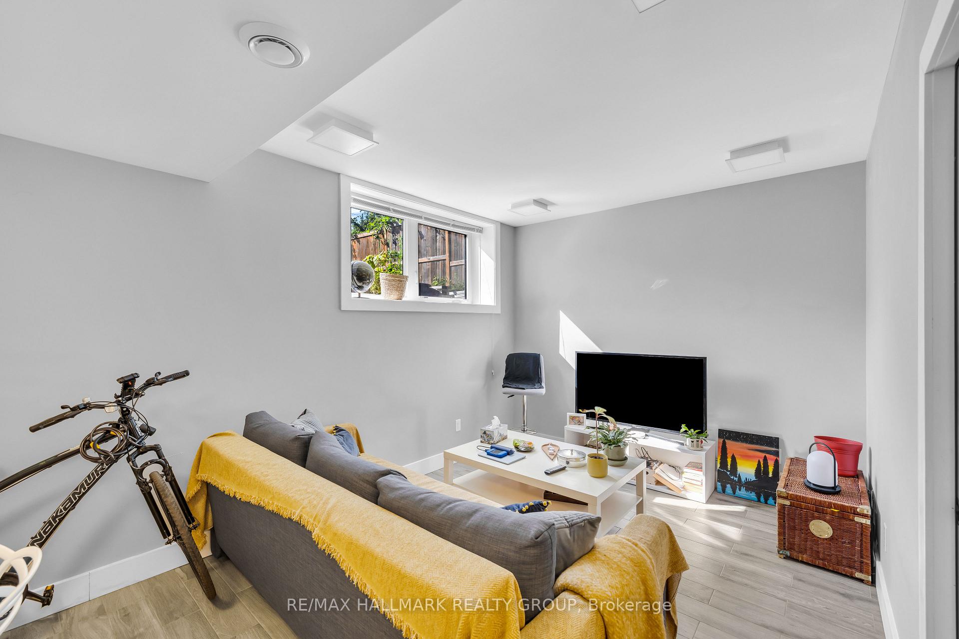 Photo 24 of 42B Young Street, Ottawa, West Centre Town — HOMEH