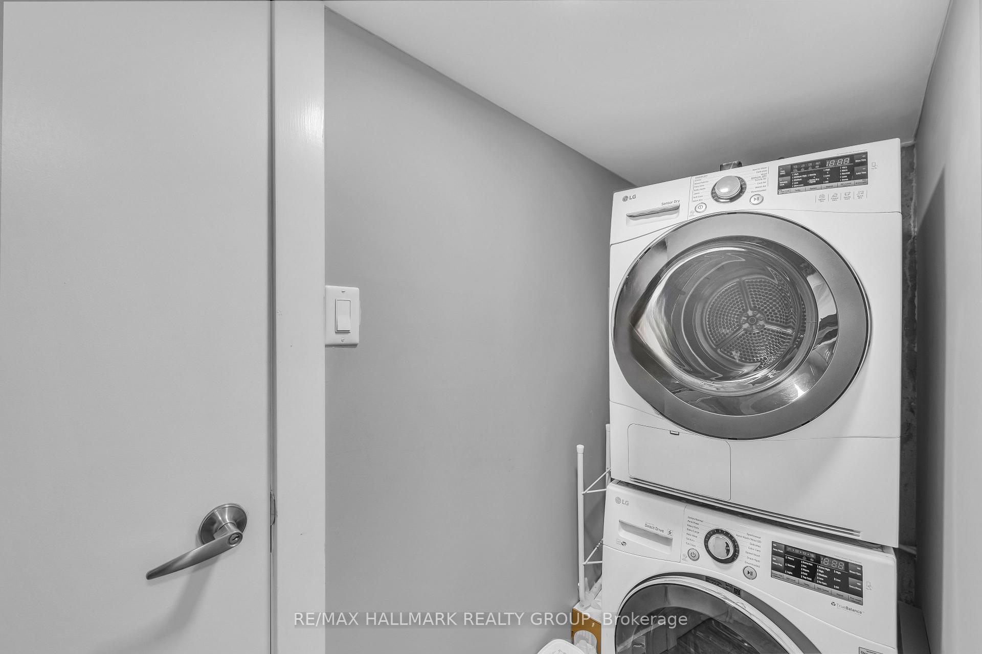 Photo 29 of 42B Young Street, Ottawa, West Centre Town — HOMEH