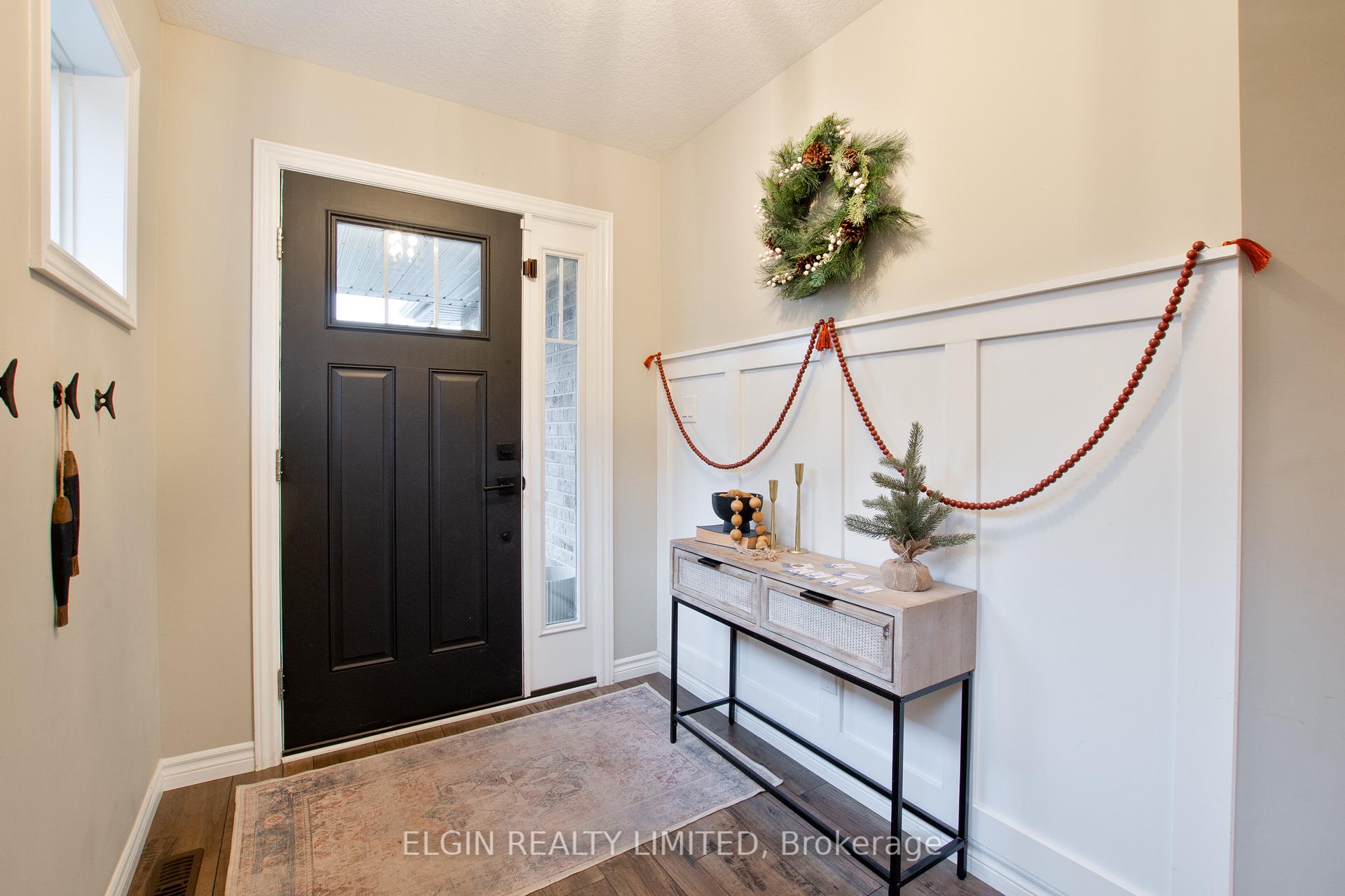 Photo 2 of 184 Emery Street, Central Elgin, Rural Central Elgin — HOMEH