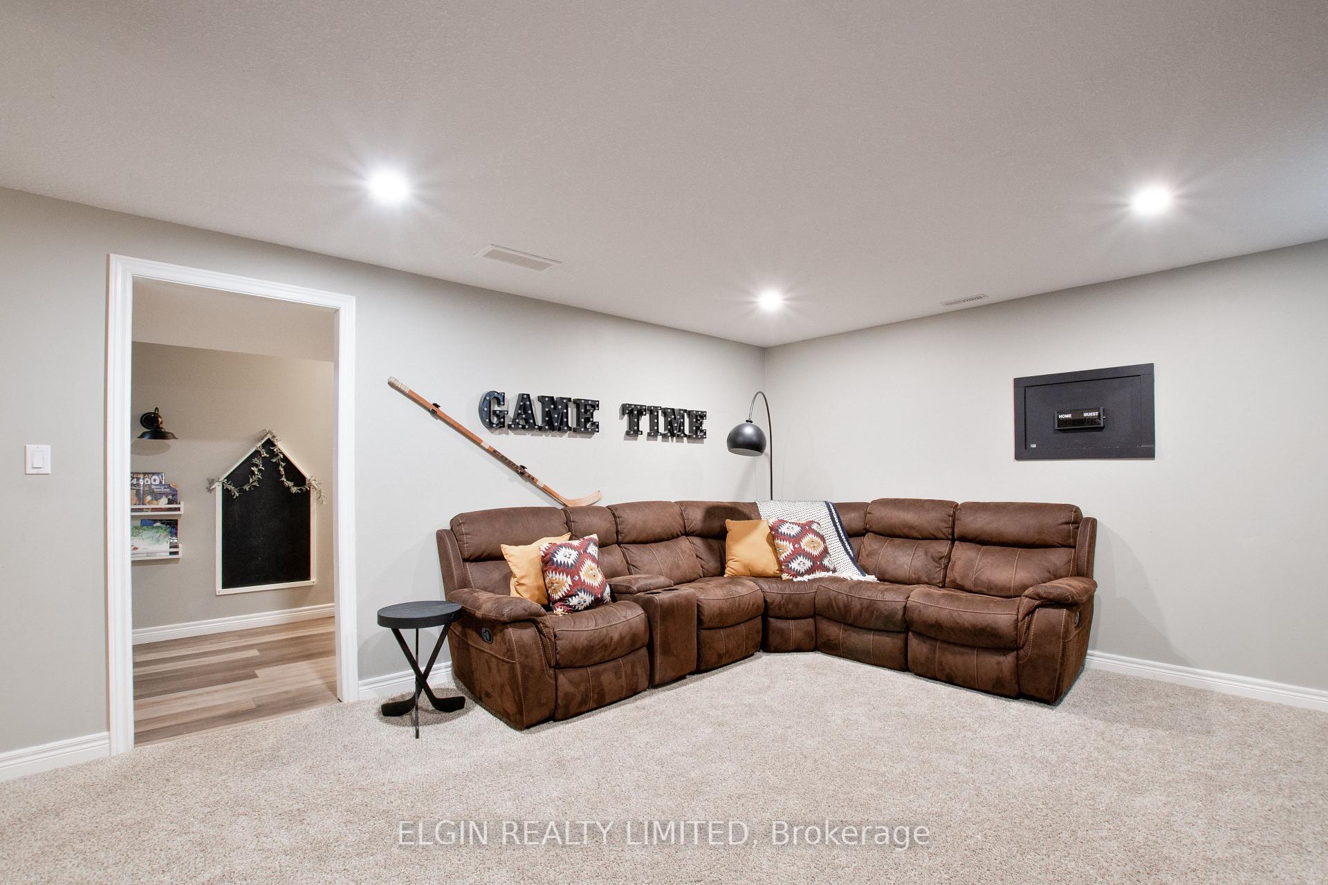 Photo 45 of 184 Emery Street, Central Elgin, Rural Central Elgin — HOMEH