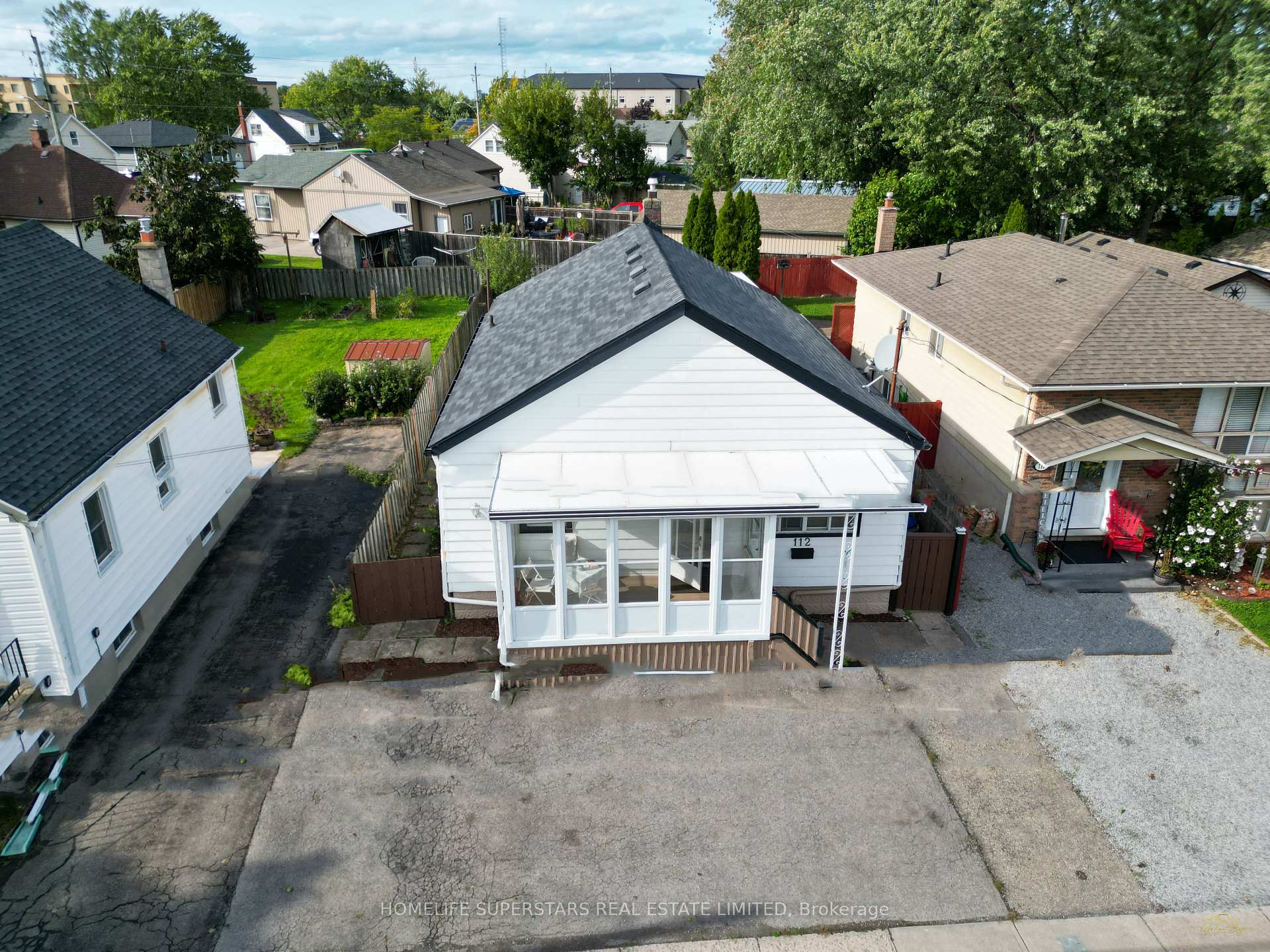 Photo 2 of 112 Rykert Street, St. Catharines, Western Hill — HOMEH