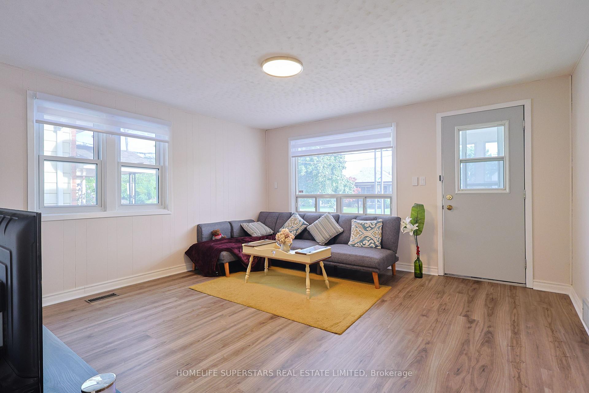 Photo 10 of 112 Rykert Street, St. Catharines, Western Hill — HOMEH