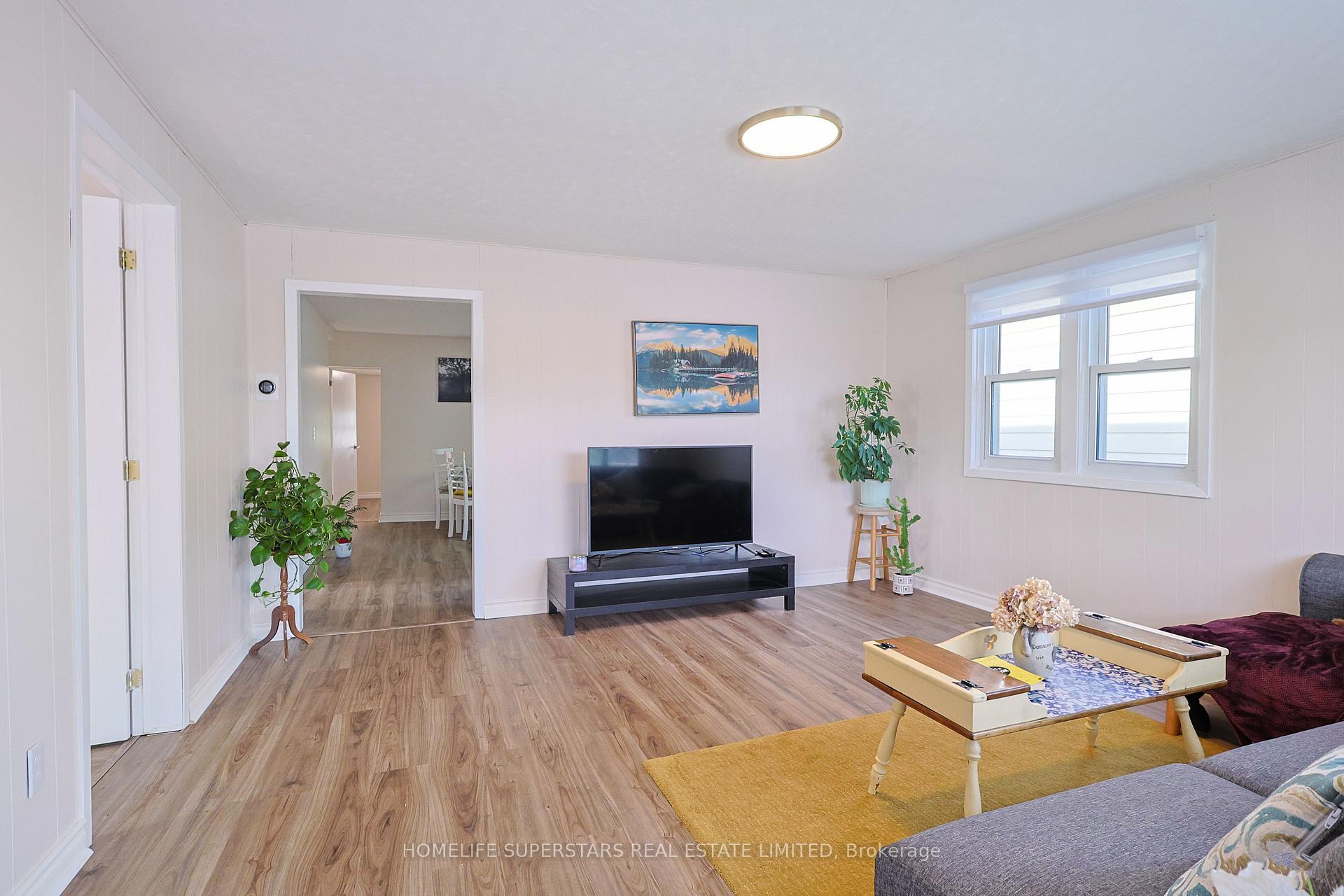 Photo 11 of 112 Rykert Street, St. Catharines, Western Hill — HOMEH