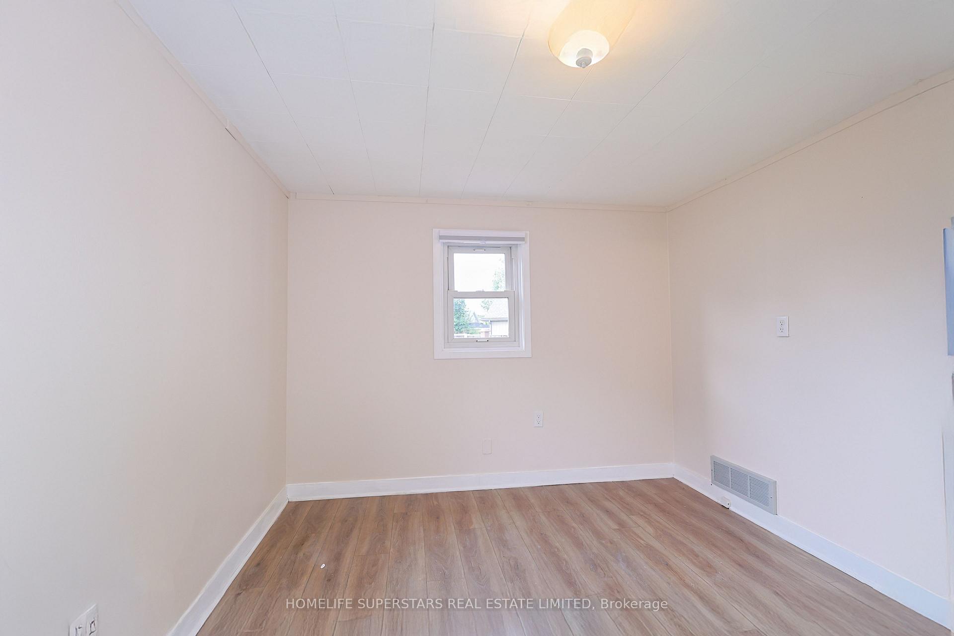 Photo 19 of 112 Rykert Street, St. Catharines, Western Hill — HOMEH