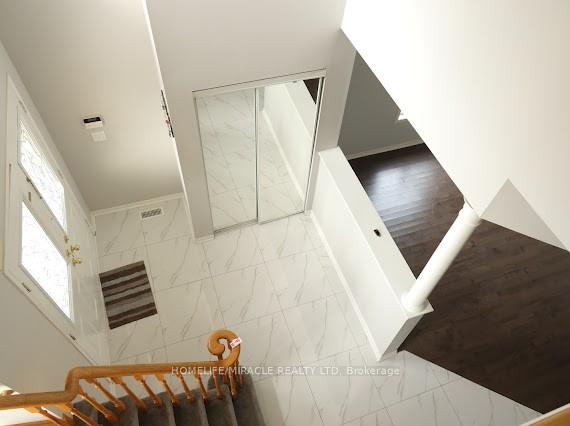 Photo 3 of Unit Main, 3 Tanvalley Drive, Brampton, Fletcher's Meadow — HOMEH