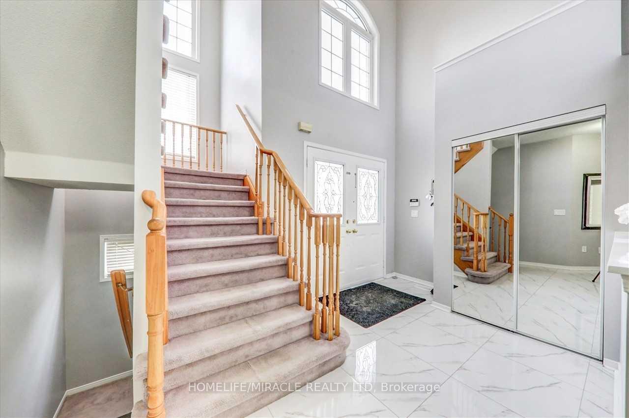 Photo 11 of Unit Main, 3 Tanvalley Drive, Brampton, Fletcher's Meadow — HOMEH