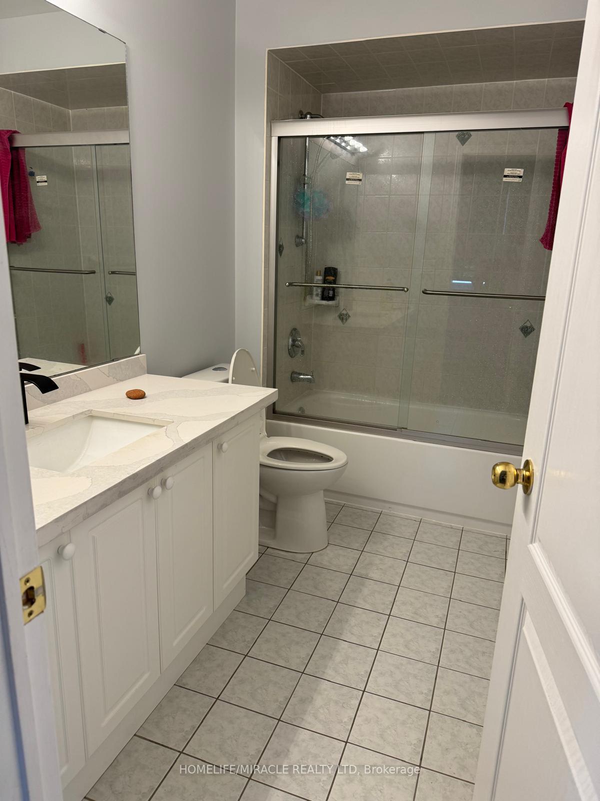 Photo 16 of Unit Main, 3 Tanvalley Drive, Brampton, Fletcher's Meadow — HOMEH