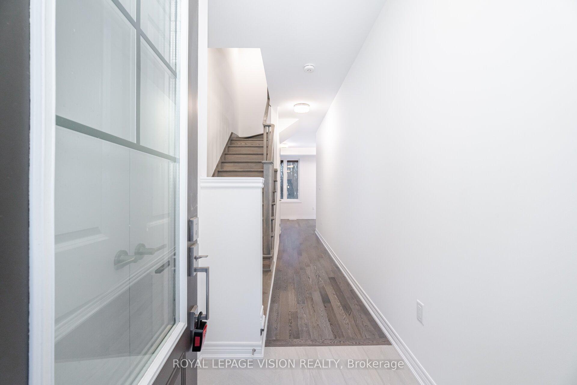 Photo 5 of 56 Folcroft Street, Brampton, Credit Valley — HOMEH