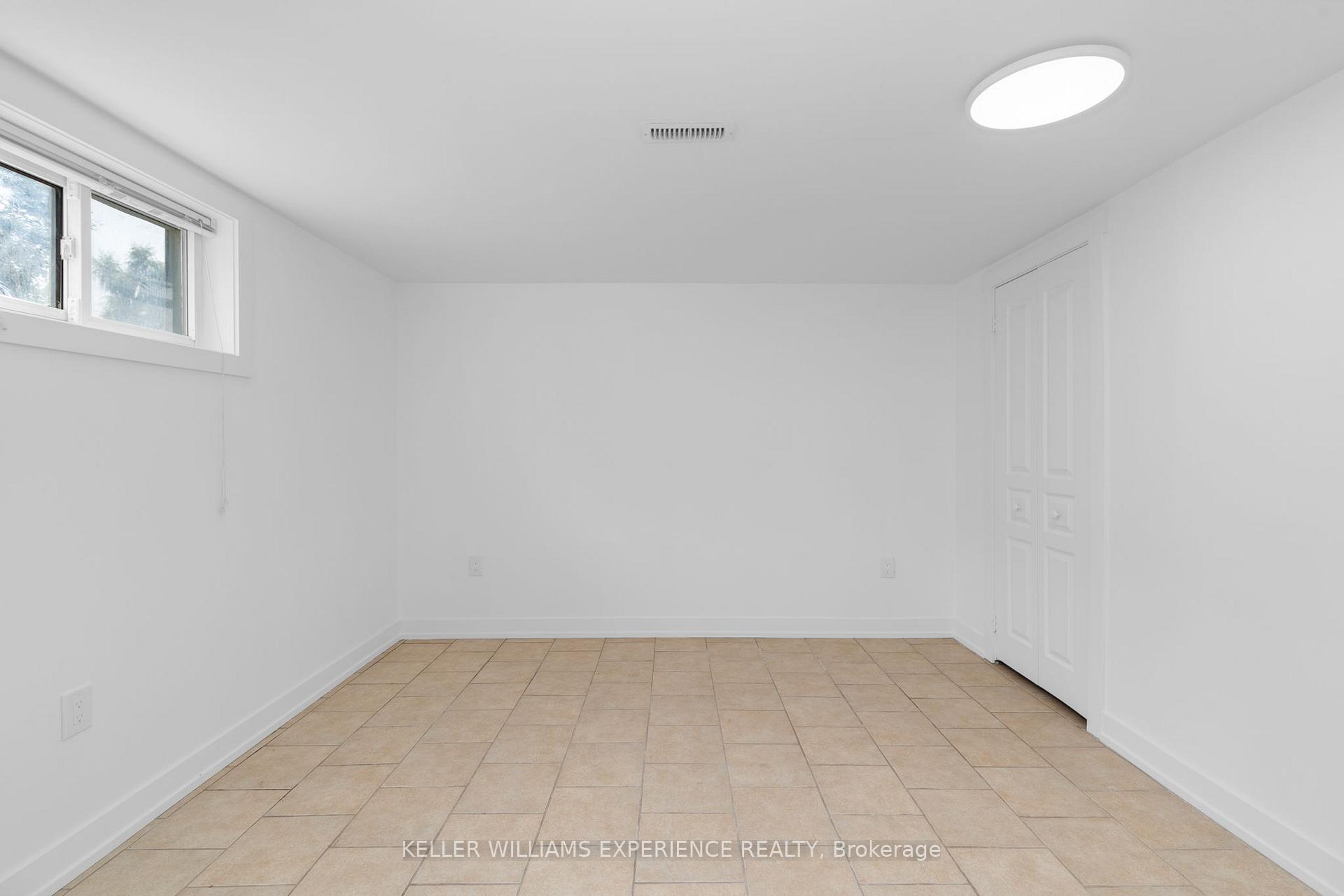 Photo 8 of Unit Unit 1, 29 Parkdale Crescent, Barrie, Wellington — HOMEH
