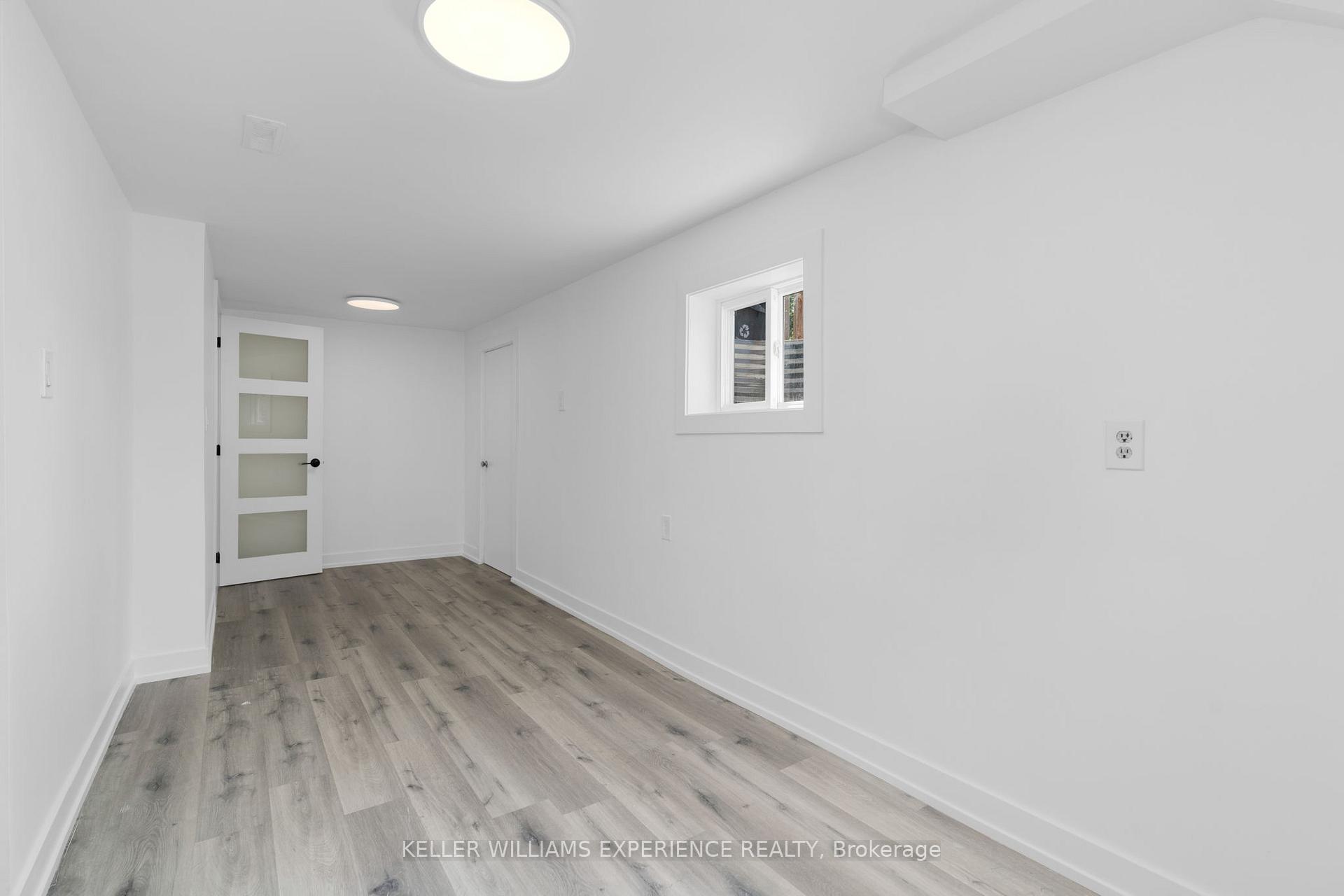 Photo 17 of Unit Unit 1, 29 Parkdale Crescent, Barrie, Wellington — HOMEH