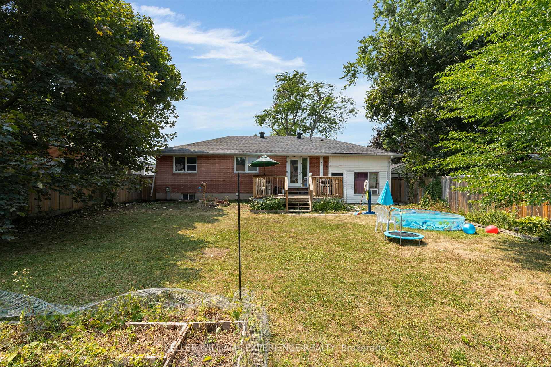 Photo 14 of Unit Unit 1, 29 Parkdale Crescent, Barrie, Wellington — HOMEH