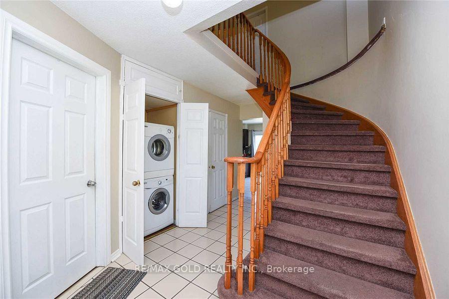 Photo 4 of 59 Meadowlark Drive, Brampton, Fletcher's Creek South — HOMEH
