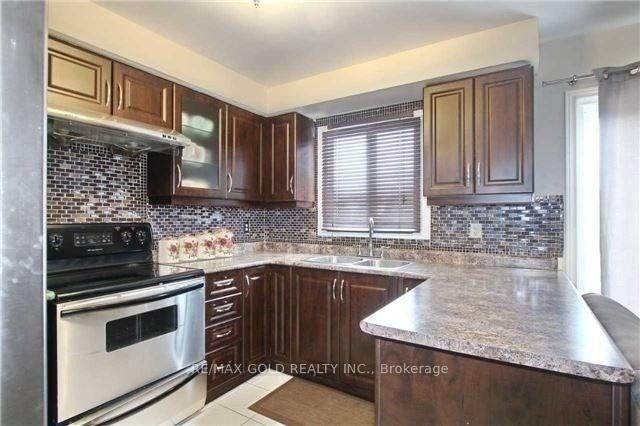 Photo 6 of 59 Meadowlark Drive, Brampton, Fletcher's Creek South — HOMEH
