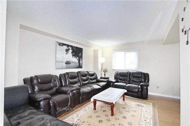 Photo 10 of 59 Meadowlark Drive, Brampton, Fletcher's Creek South — HOMEH