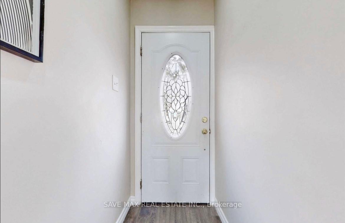 Photo 1 of 10 Greenhills Square, Brampton, Northgate — HOMEH