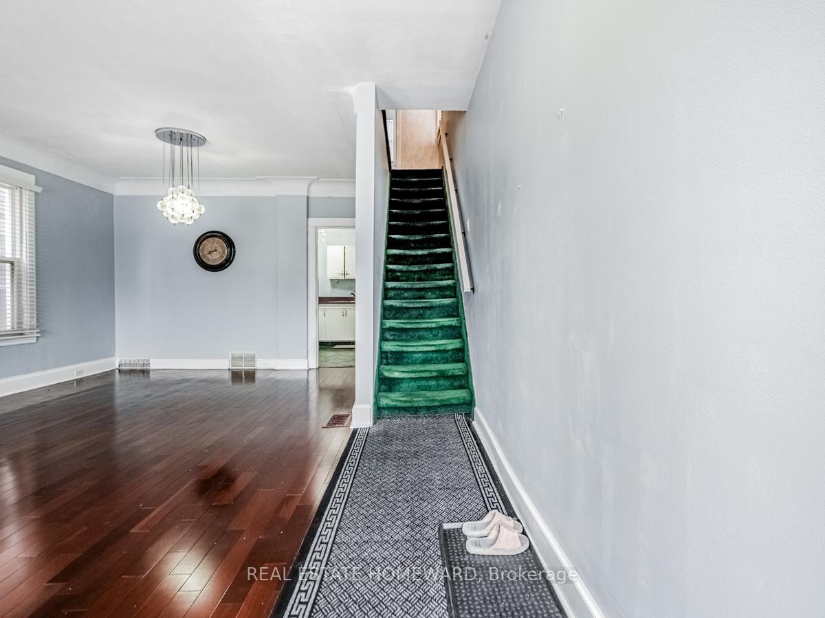 Photo 4 of 34 Fairview Avenue, Hamilton, Crown Point — HOMEH