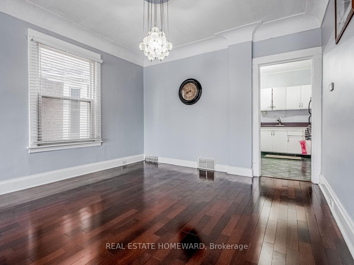Photo 8 of 34 Fairview Avenue, Hamilton, Crown Point — HOMEH