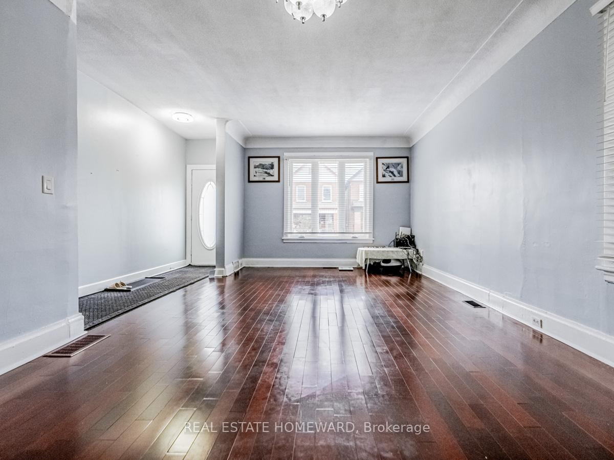 Photo 9 of 34 Fairview Avenue, Hamilton, Crown Point — HOMEH