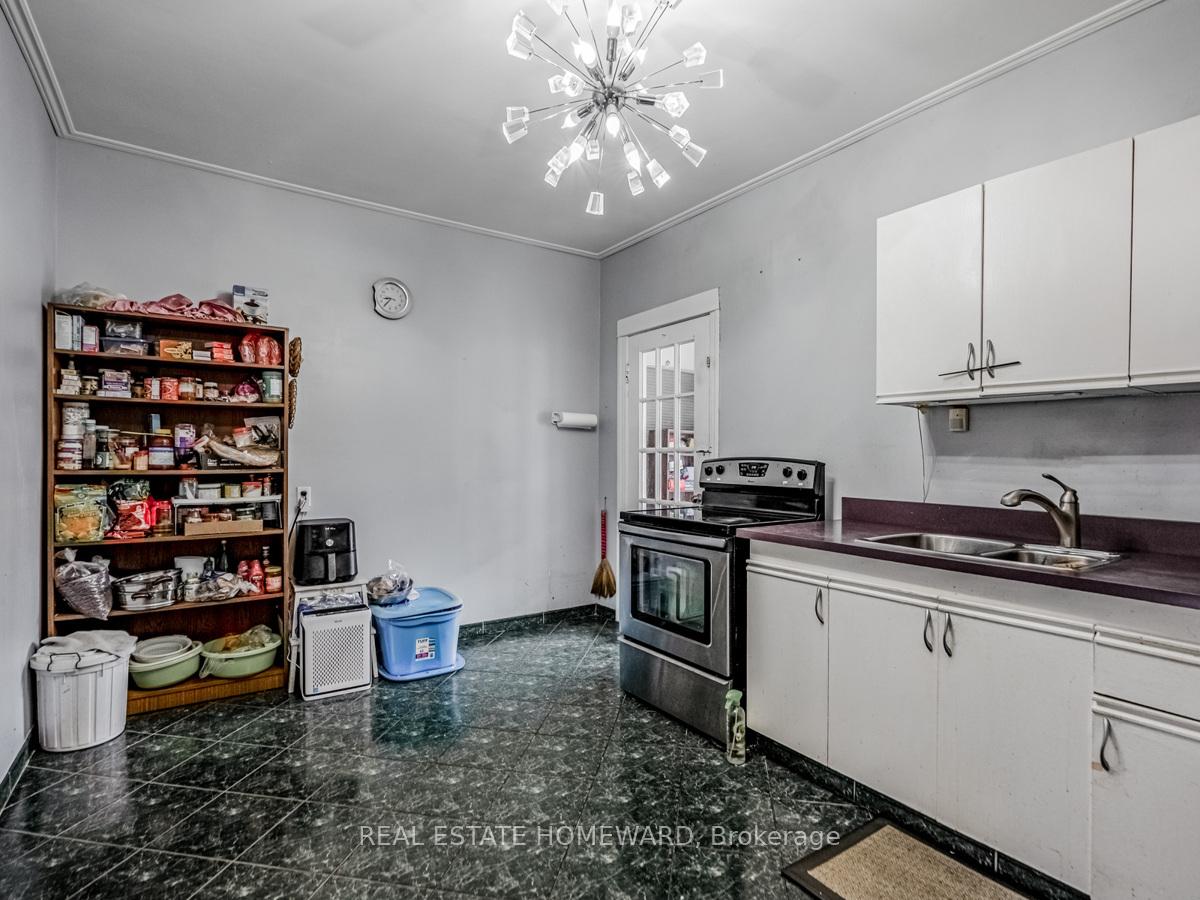 Photo 14 of 34 Fairview Avenue, Hamilton, Crown Point — HOMEH