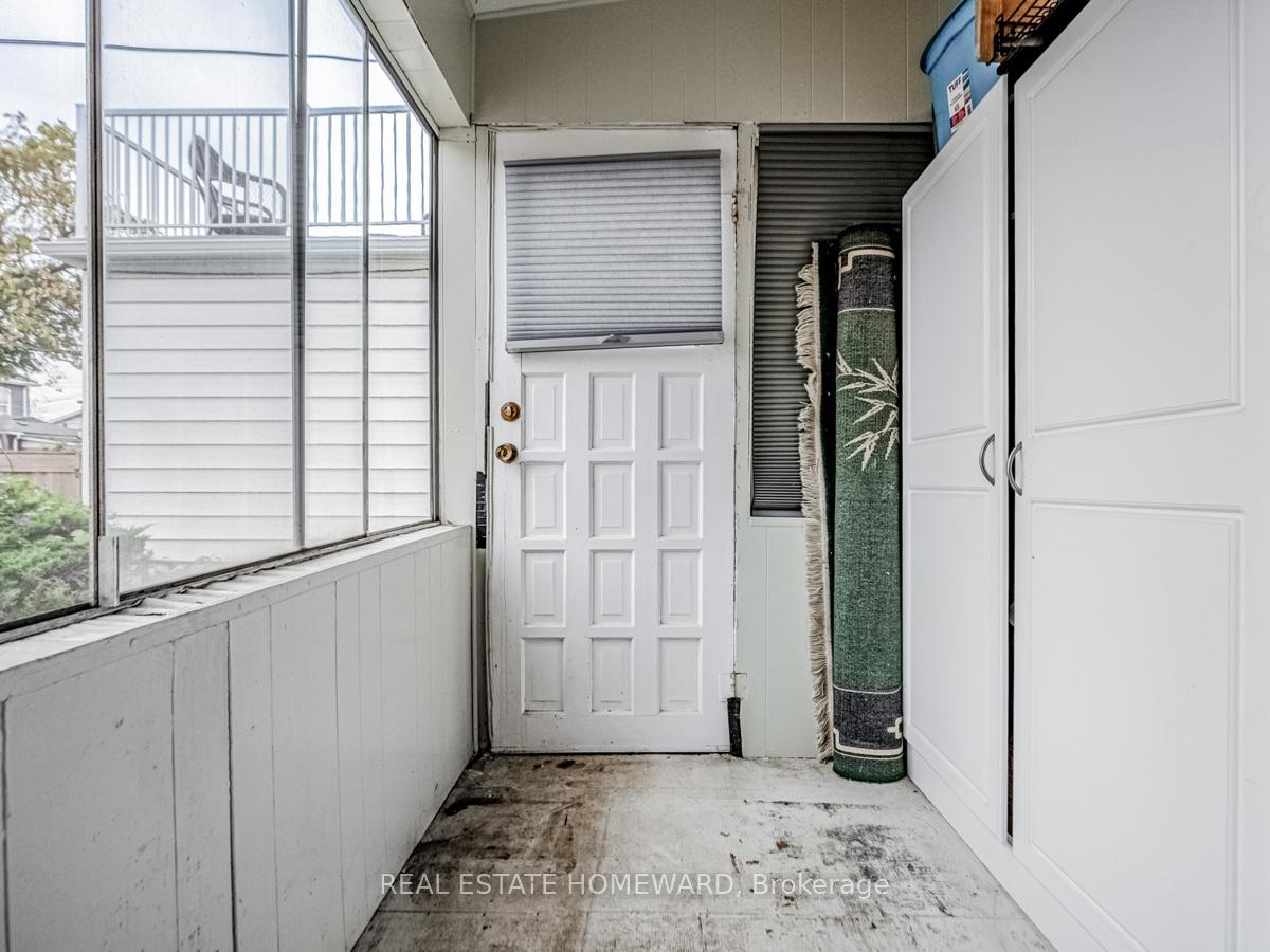 Photo 17 of 34 Fairview Avenue, Hamilton, Crown Point — HOMEH