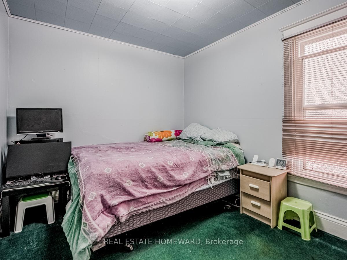 Photo 22 of 34 Fairview Avenue, Hamilton, Crown Point — HOMEH