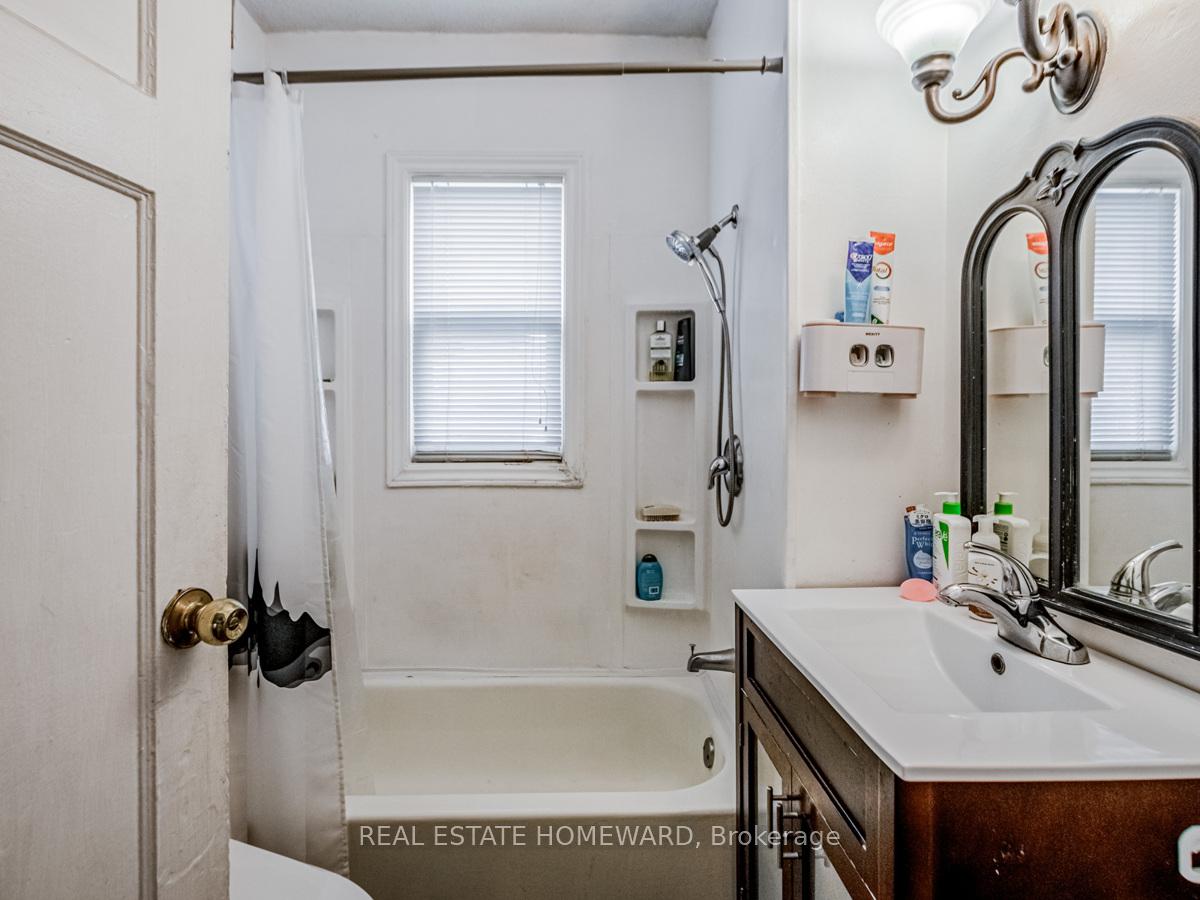 Photo 26 of 34 Fairview Avenue, Hamilton, Crown Point — HOMEH