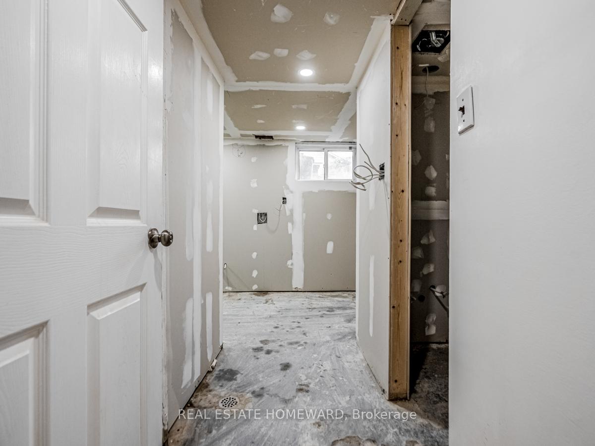 Photo 30 of 34 Fairview Avenue, Hamilton, Crown Point — HOMEH