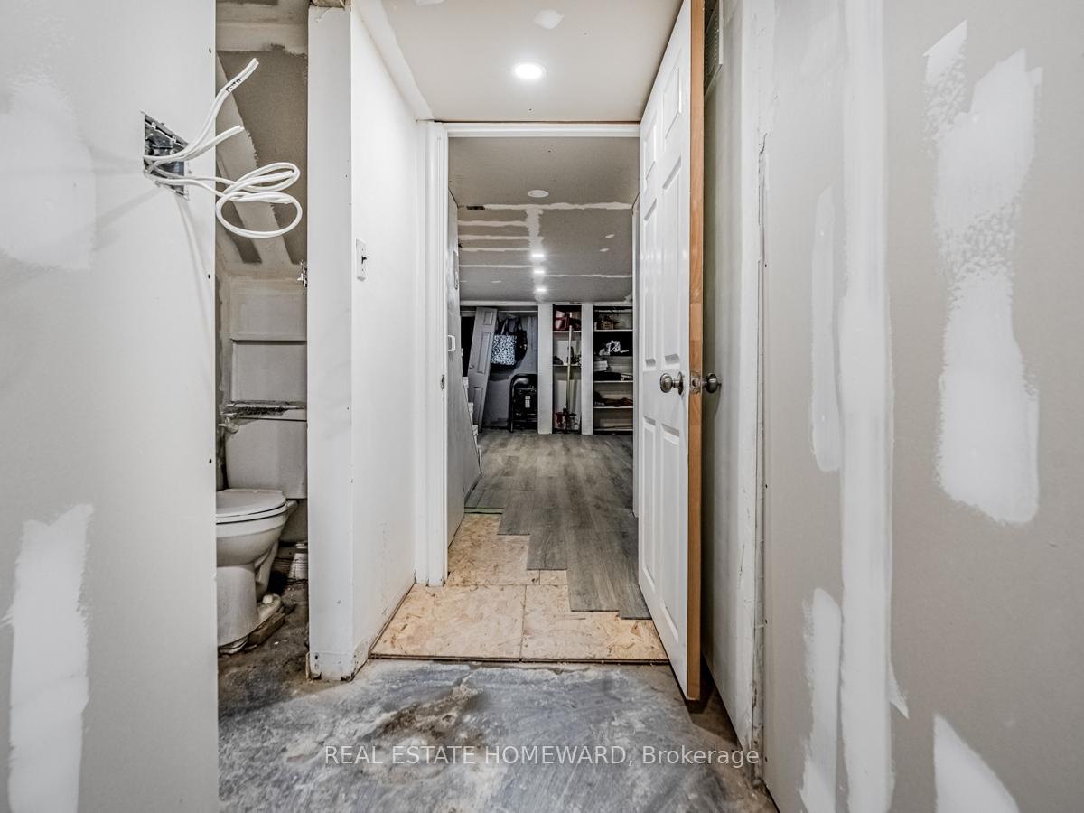 Photo 31 of 34 Fairview Avenue, Hamilton, Crown Point — HOMEH