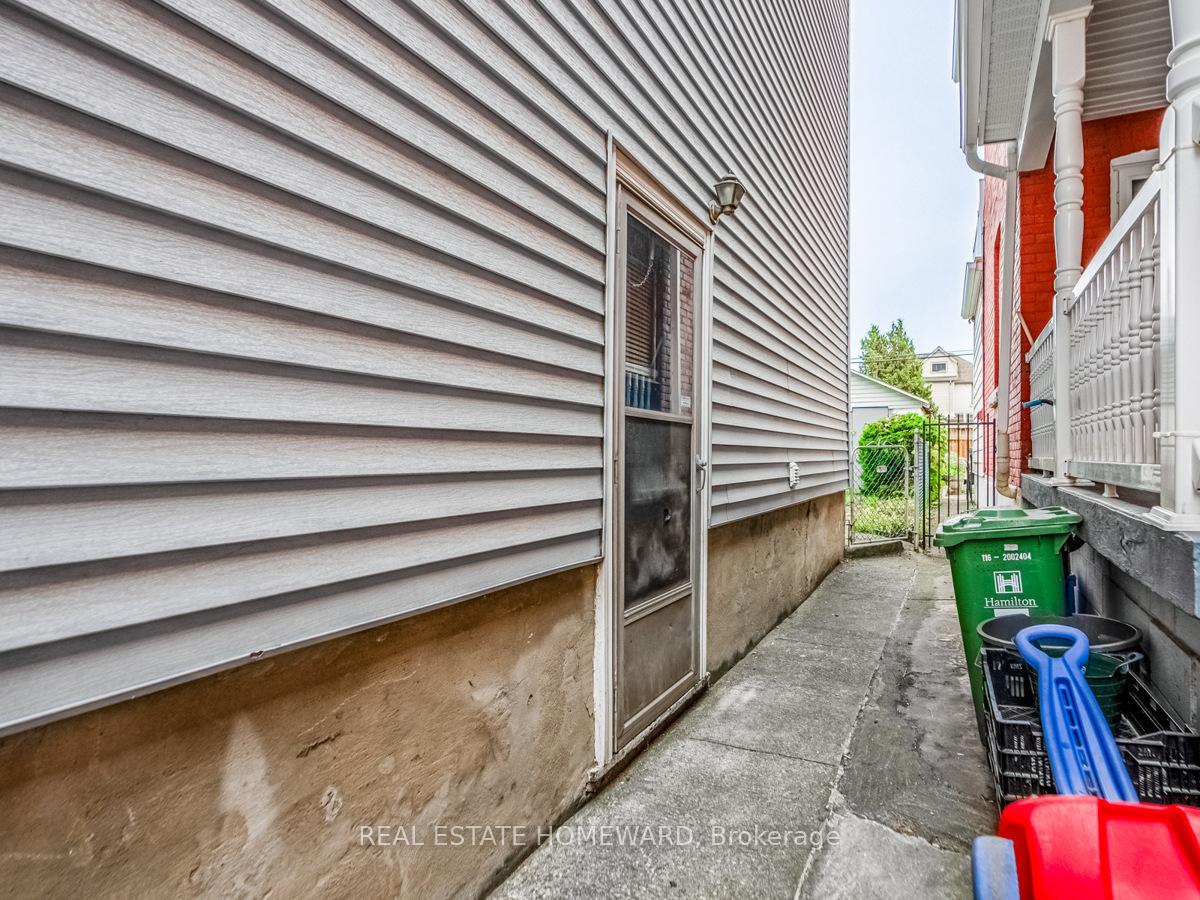 Photo 34 of 34 Fairview Avenue, Hamilton, Crown Point — HOMEH